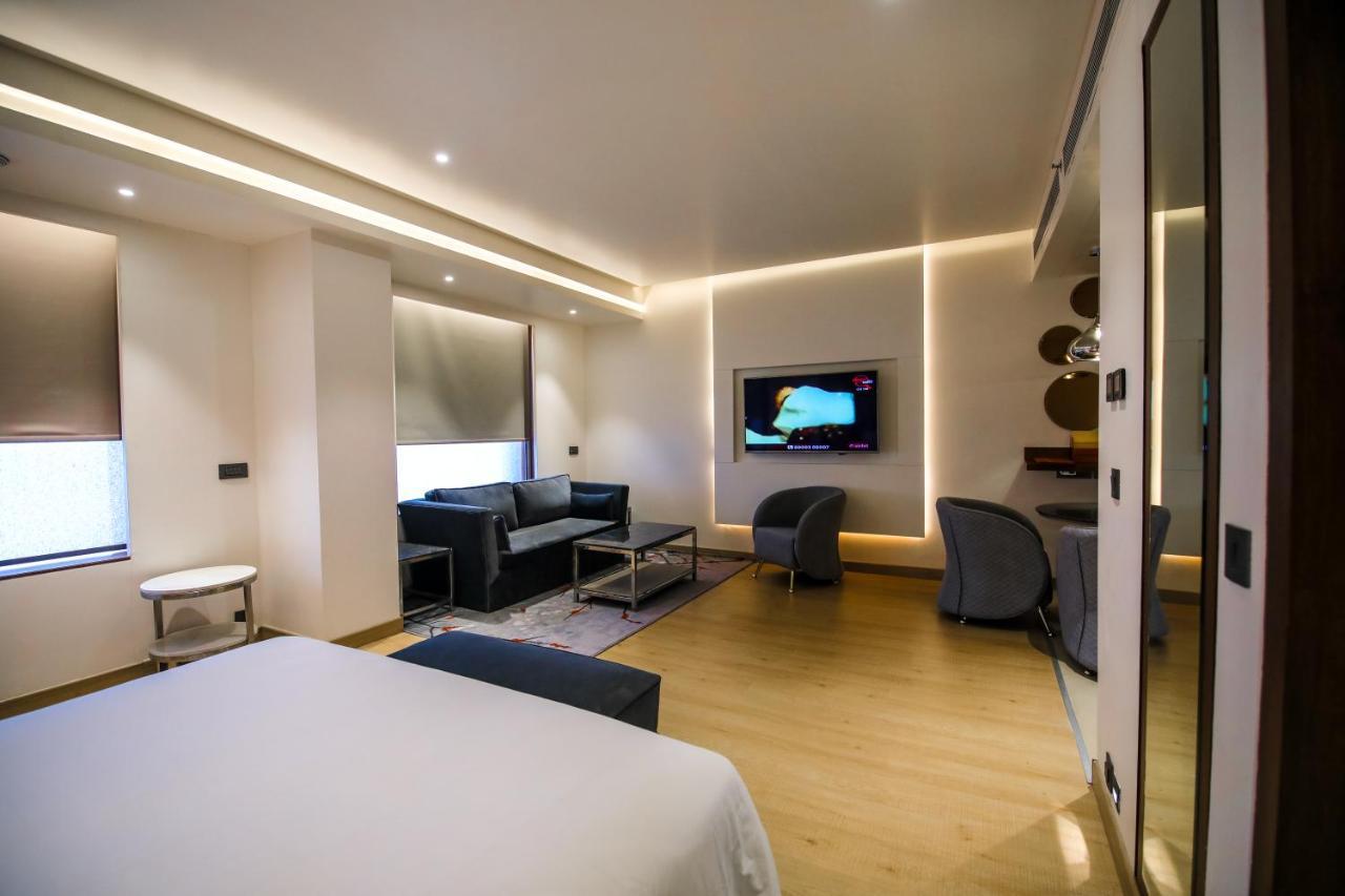 فندق Radisson Blu Towers Kaushambi Delhi Ncr غازي أباد المظهر الخارجي الصورة A room at the hotel