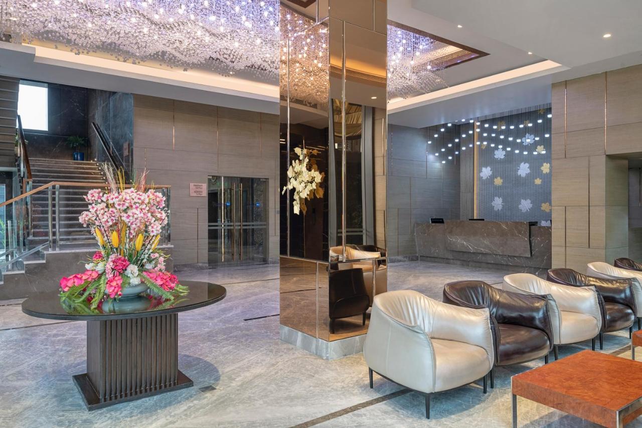 فندق Radisson Blu Towers Kaushambi Delhi Ncr غازي أباد المظهر الخارجي الصورة Lobby