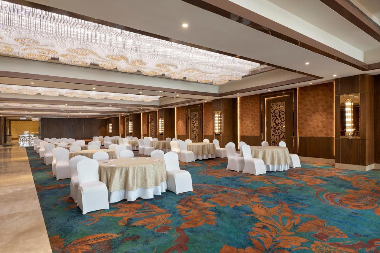 فندق Radisson Blu Towers Kaushambi Delhi Ncr غازي أباد المظهر الخارجي الصورة The Grand Ballroom