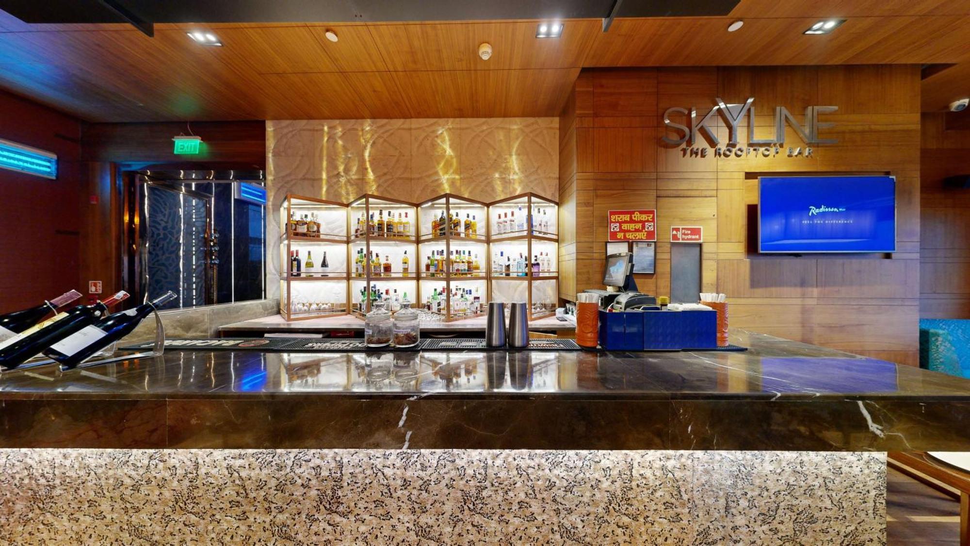 فندق Radisson Blu Towers Kaushambi Delhi Ncr غازي أباد المظهر الخارجي الصورة SKYLINE