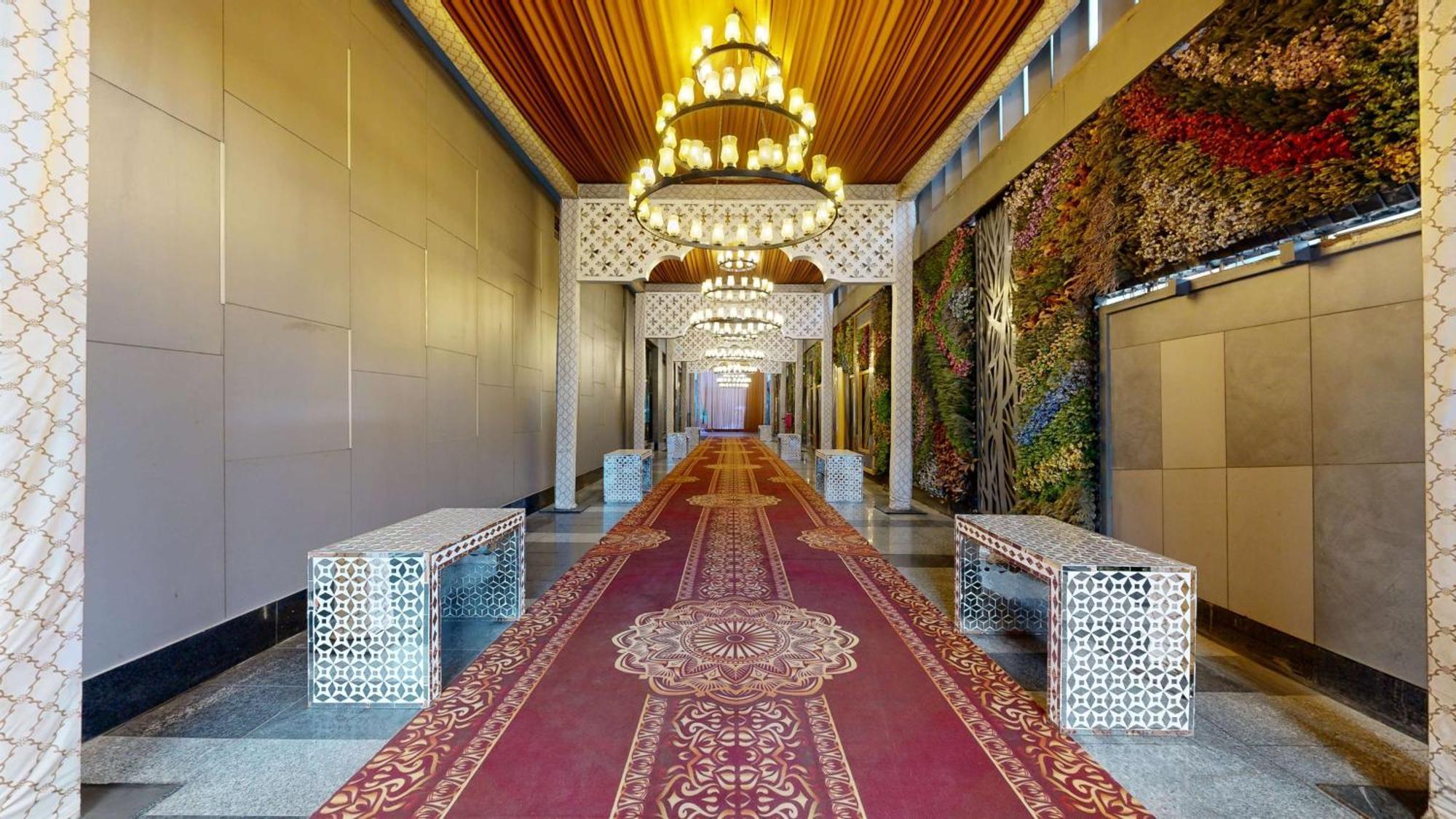 فندق Radisson Blu Towers Kaushambi Delhi Ncr غازي أباد المظهر الخارجي الصورة The interior of the hotel