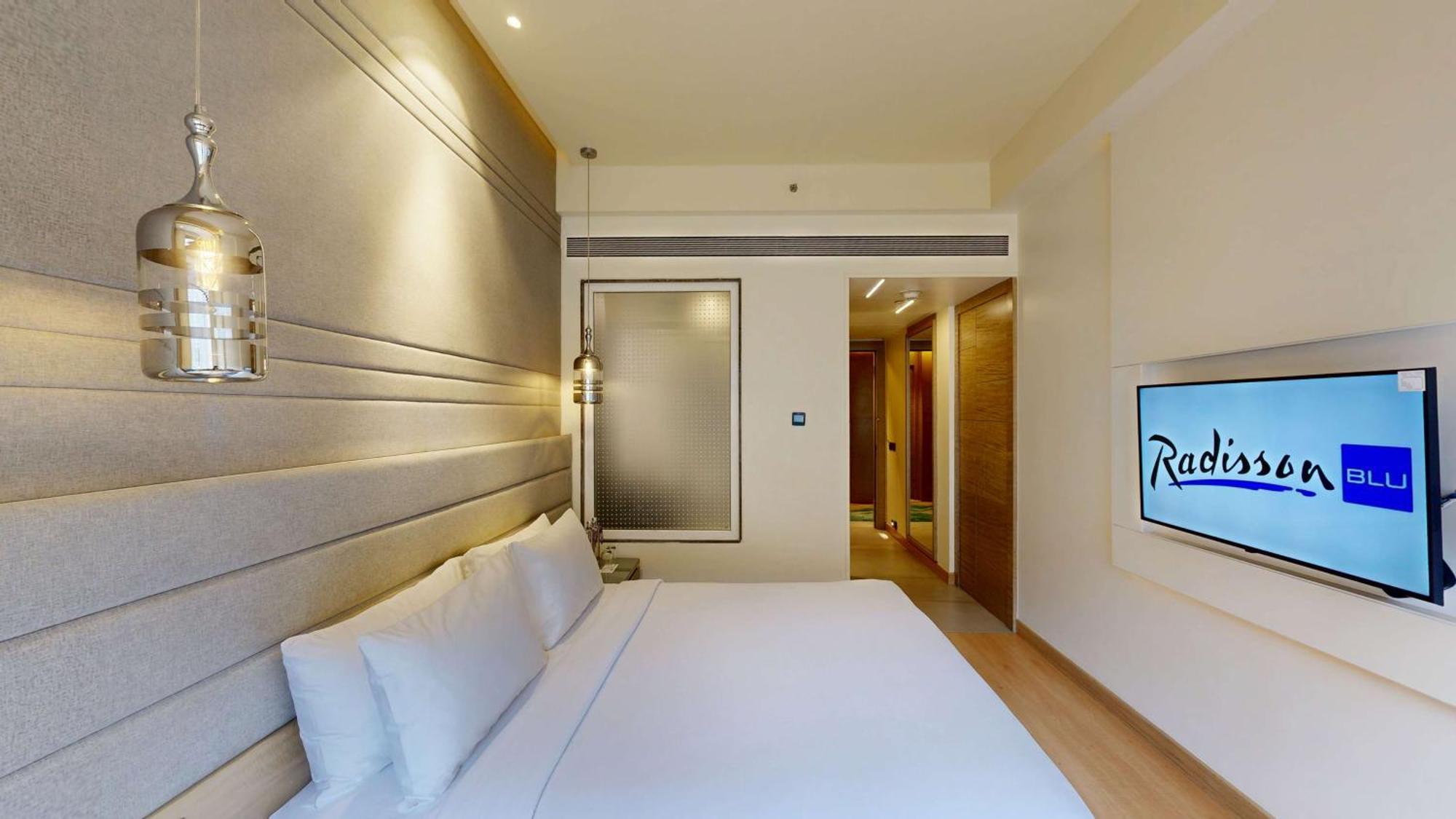 فندق Radisson Blu Towers Kaushambi Delhi Ncr غازي أباد المظهر الخارجي الصورة Deluxe Room